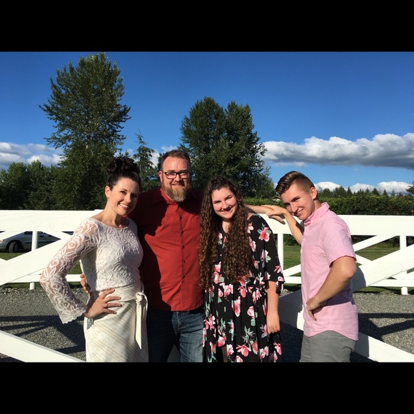 Meet your Posher, Mandy - Picture 6 of 8